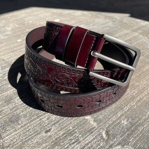 Elegant Burgundy Leather Belt